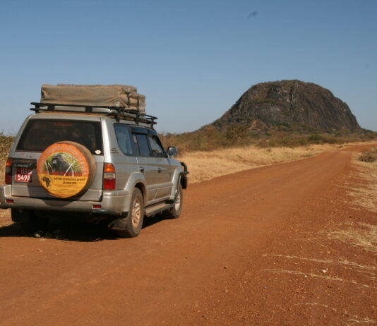 4x4 Rooftop tent vehicle